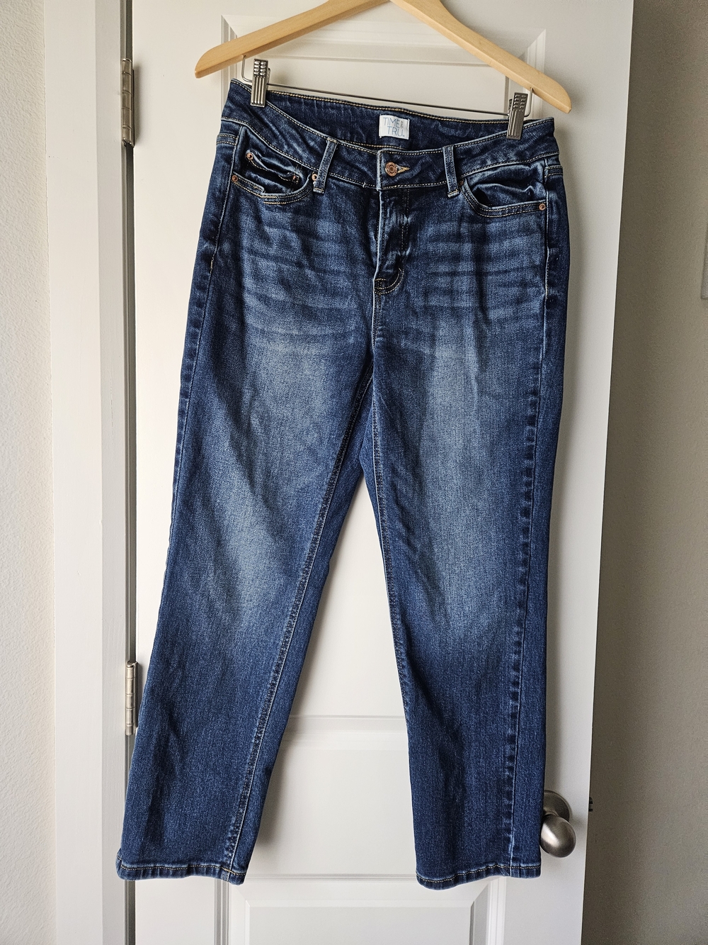 Stretchy Time and Tru Women's Medium Blue Straight Leg Jeans